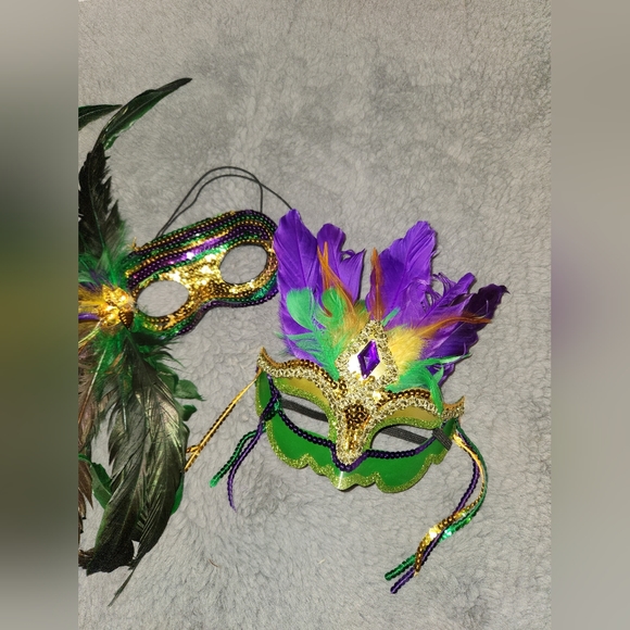 Two Madi Gras Party Masks - Picture 1 of 2